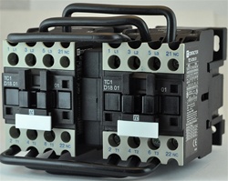TC2-D1801-G6...3 POLE REVERSING CONTACTOR 120/60VAC, WITH AC OPERATING COIL, N C AUX CONTACT