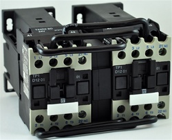 TP2-D1201-BD...3 POLE REVERSING CONTACTOR 24VDC, WITH DC OPERATING COIL, N-C AUX CONTACT
